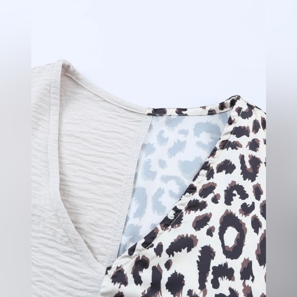 Khaki Contrast Leopard Color Block Top - Picture 4 of 5